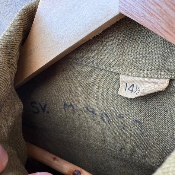 40's US Military Tan Khaki Patched Button Down Shirt - Picture 10 of 10